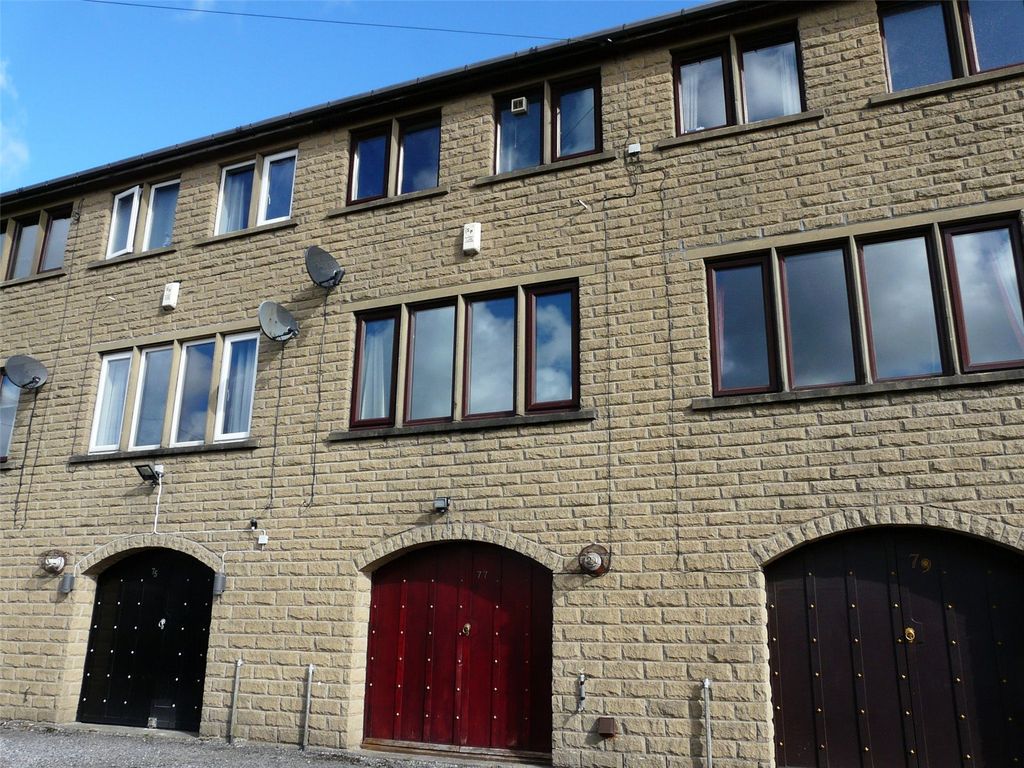 Property photo 1 of 15 External