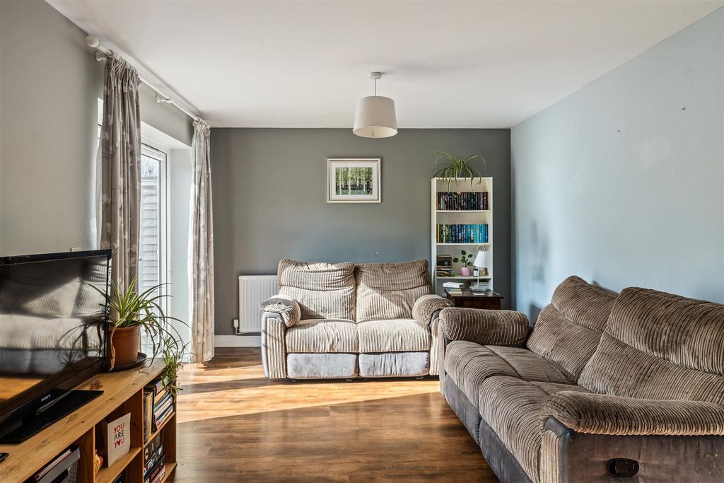 Property photo 3 of 15 25 Ruppell Rise-9.Jpg