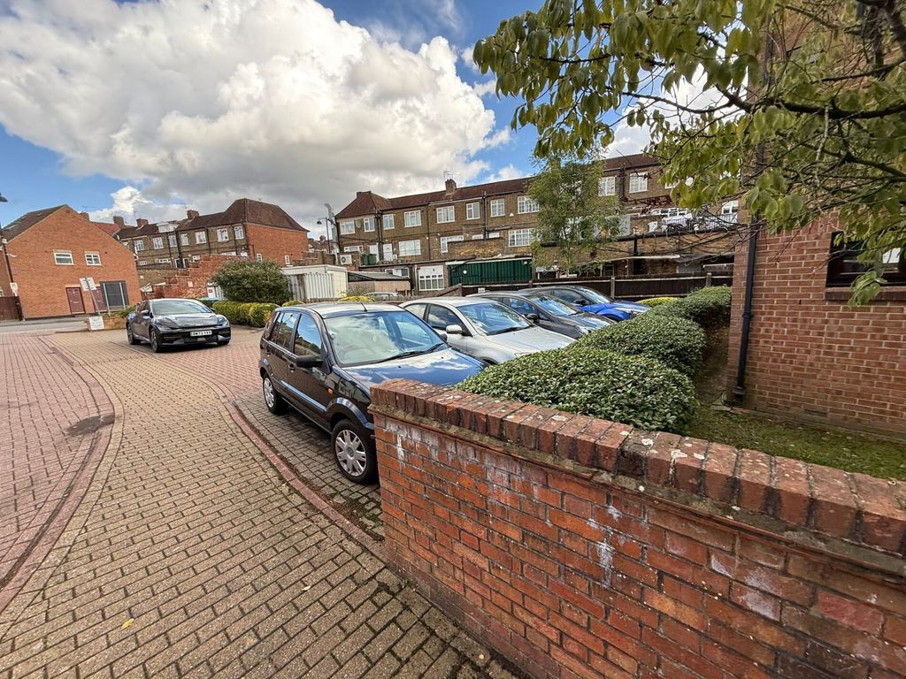 Property photo 2 of 18