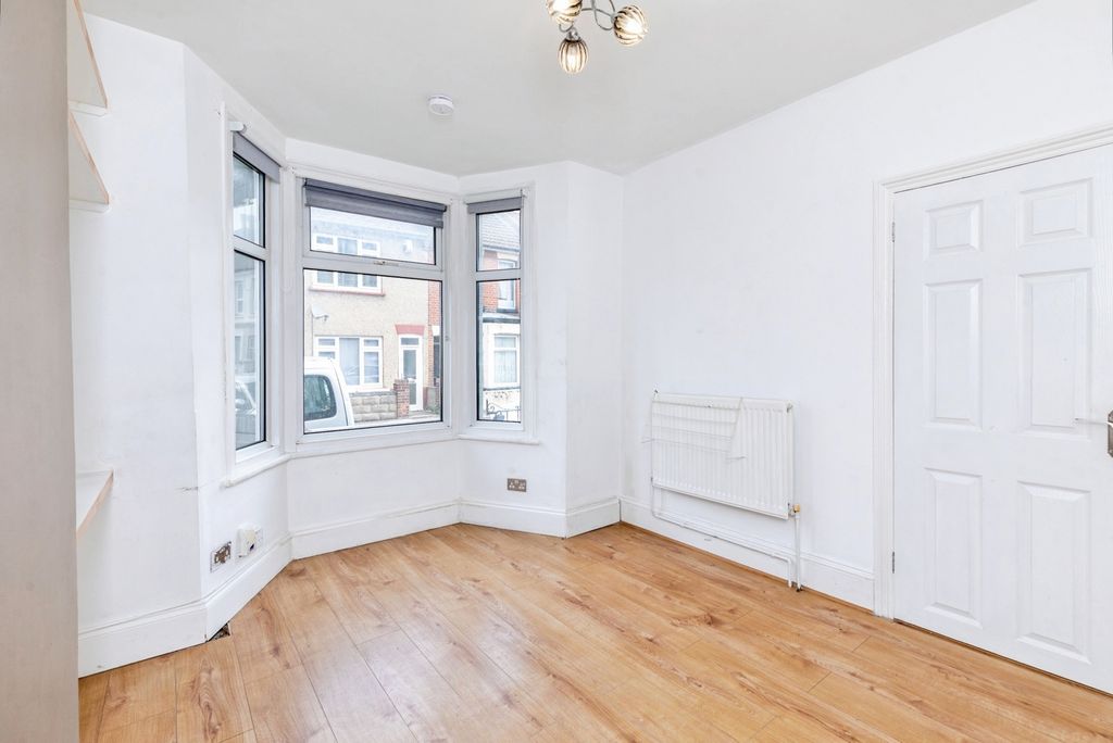 Property photo 3 of 14 Pbox-Img.Jpg
