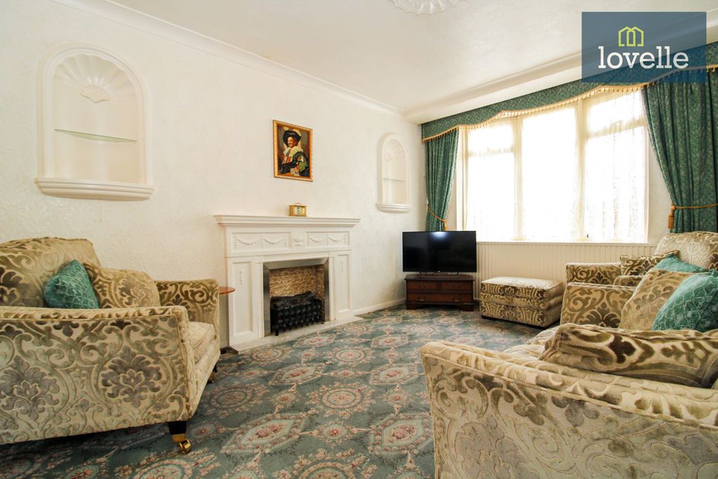 Property photo 3 of 17