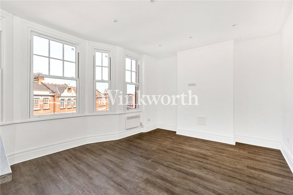 Property photo 2 of 8 Picture No. 05