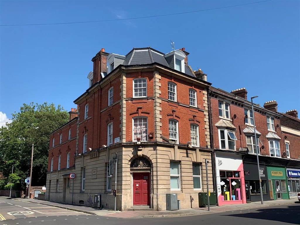 Property photo 1 of 4