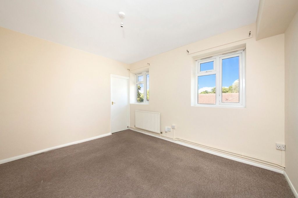Property photo 2 of 7 Picture No. 22