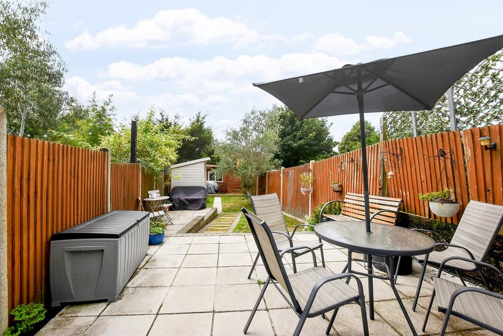 Property photo 2 of 16 Rear Garden,.Jpg