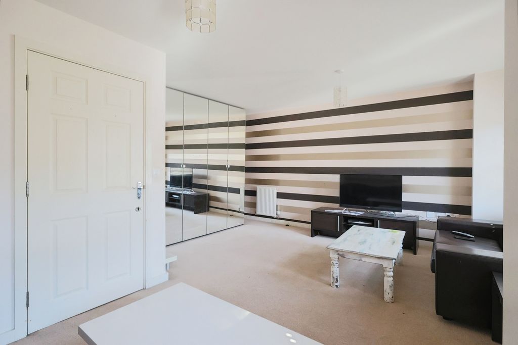 Property photo 3 of 17 Photo