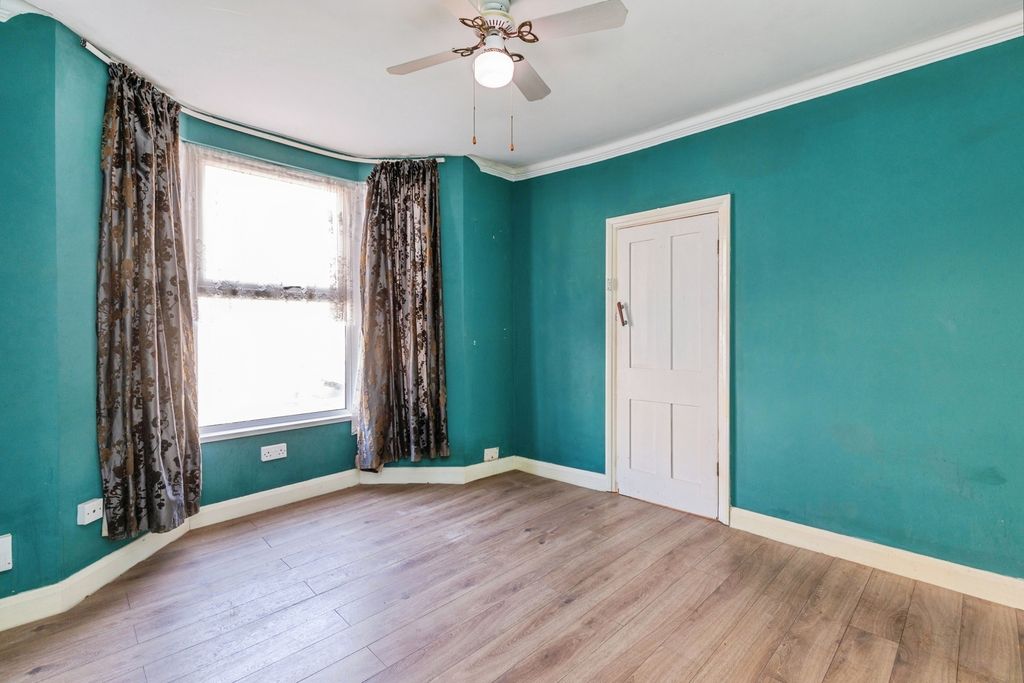 Property photo 1 of 19 Pbox-Img.Jpg