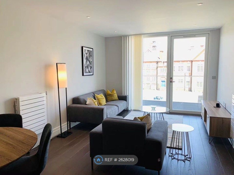 Property photo 1 of 9 Bright, Spacious Living Room With Natural Light