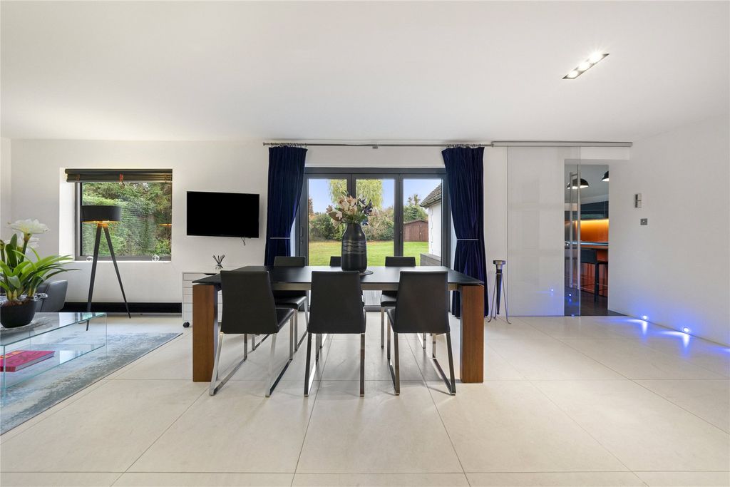 Property photo 3 of 15 Picture No. 12