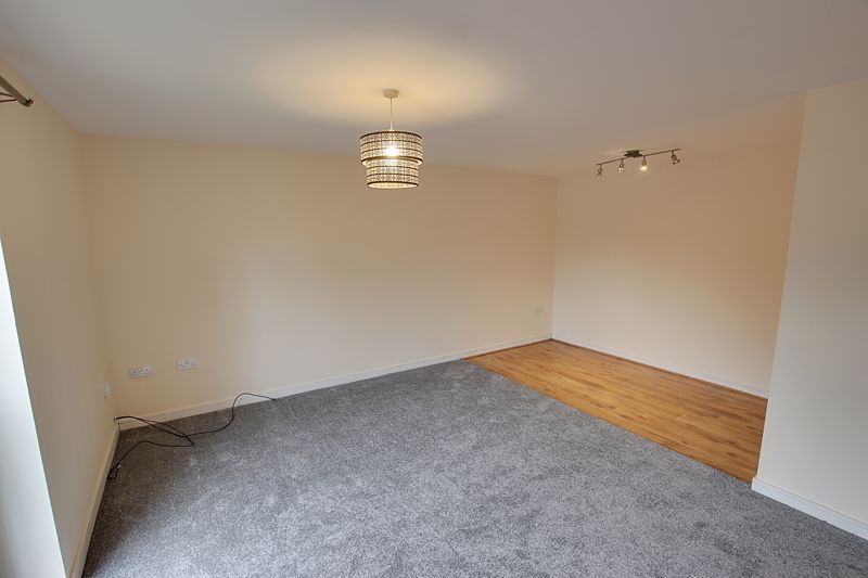 Property photo 2 of 10 Photo 8