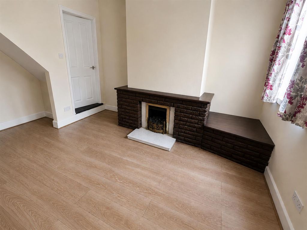 Property photo 3 of 10 2