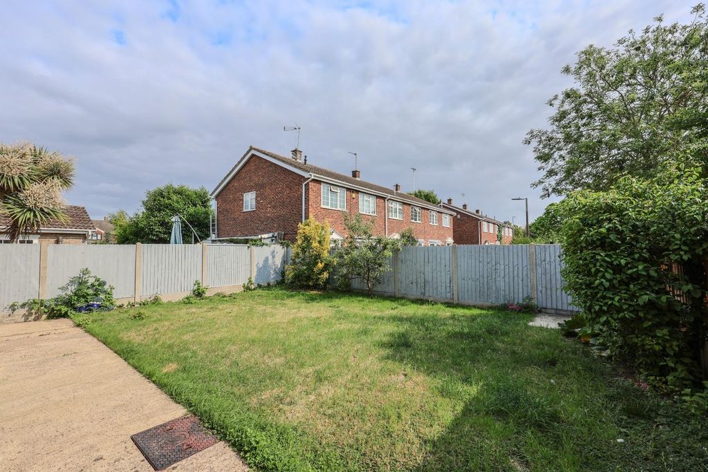 Property photo 3 of 27