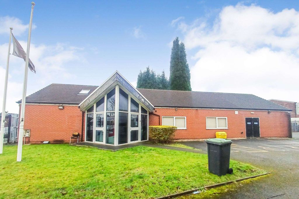 Property photo 1 of 15 5 Taylor Lane, Denton, Manchester M34 3Ng