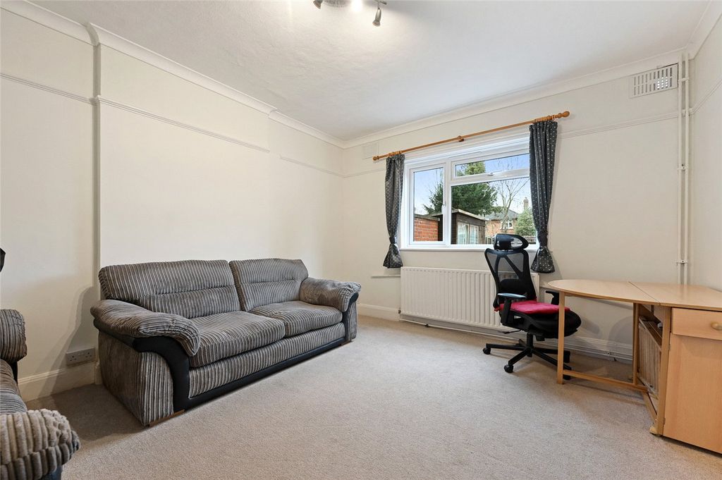 Property photo 2 of 8 Picture No. 18