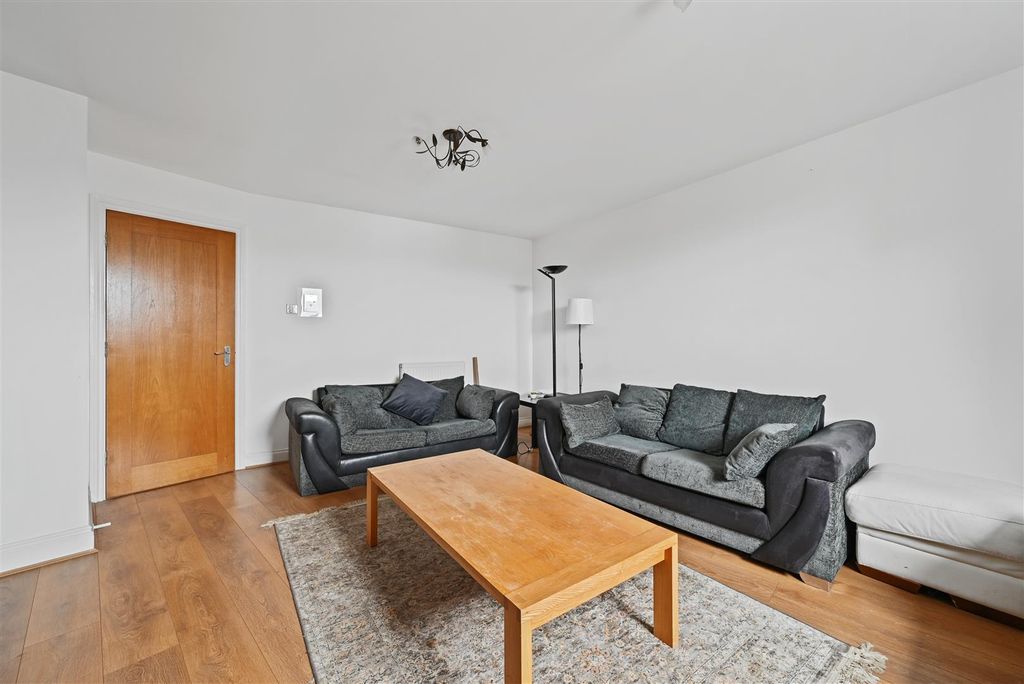 Property photo 2 of 14 2