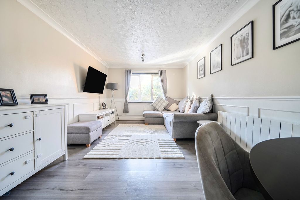 Property photo 2 of 15 Living Room