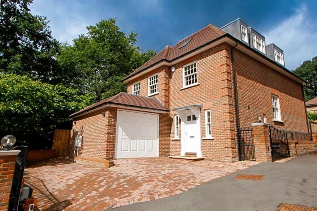 Property photo 1 of 24