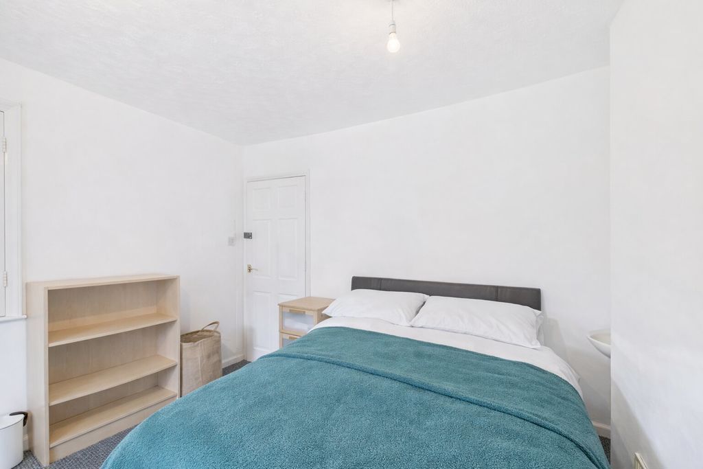 Property photo 1 of 10 Photo 12