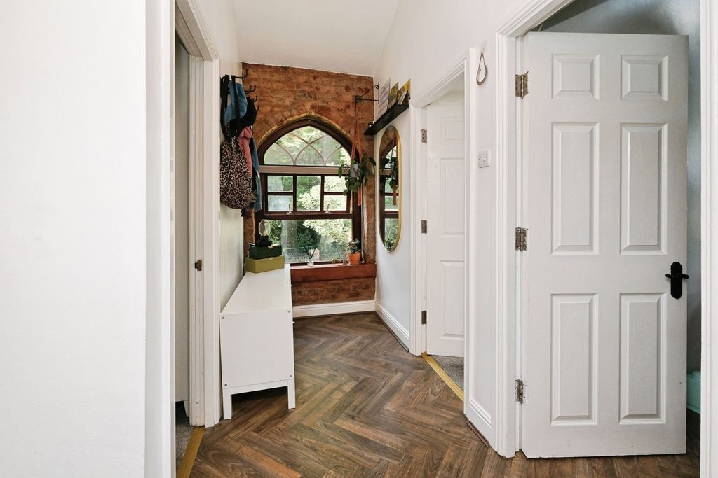 Property photo 3 of 17 Photo