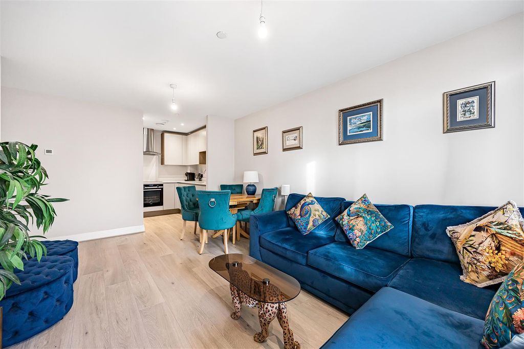 Property photo 3 of 14 Open Plan