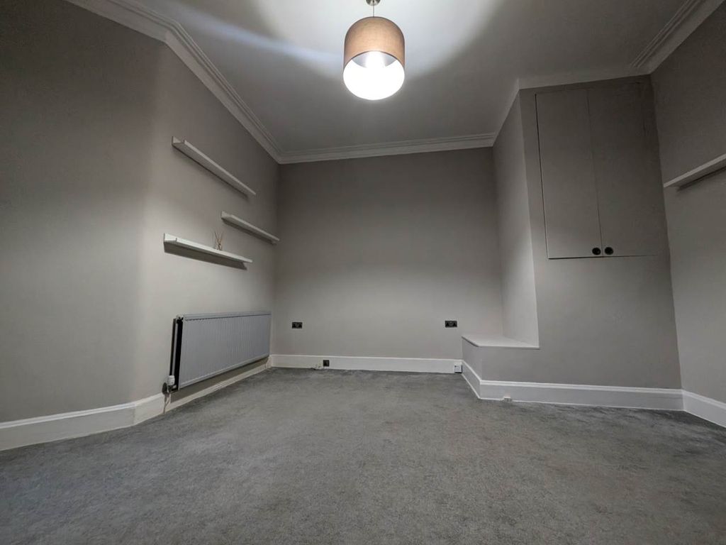 Property photo 3 of 15 Liv 2#