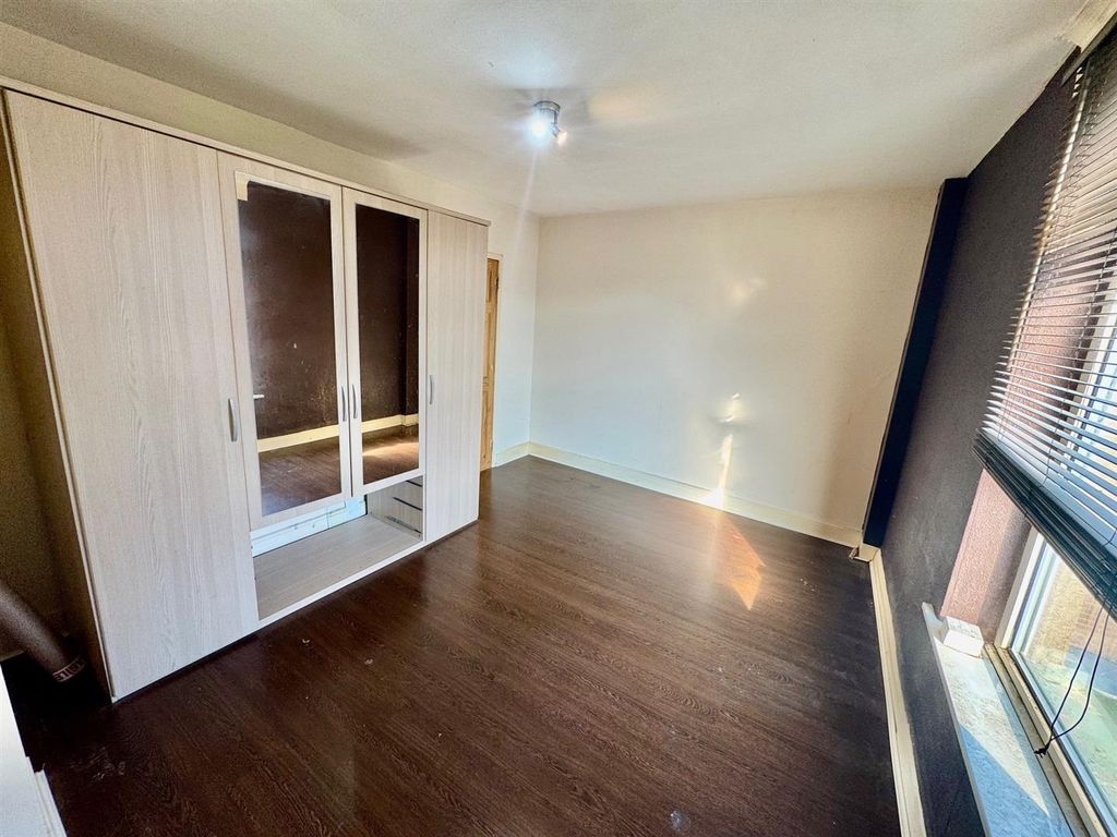 Property photo 3 of 19 Bedroom 1c.Jpg