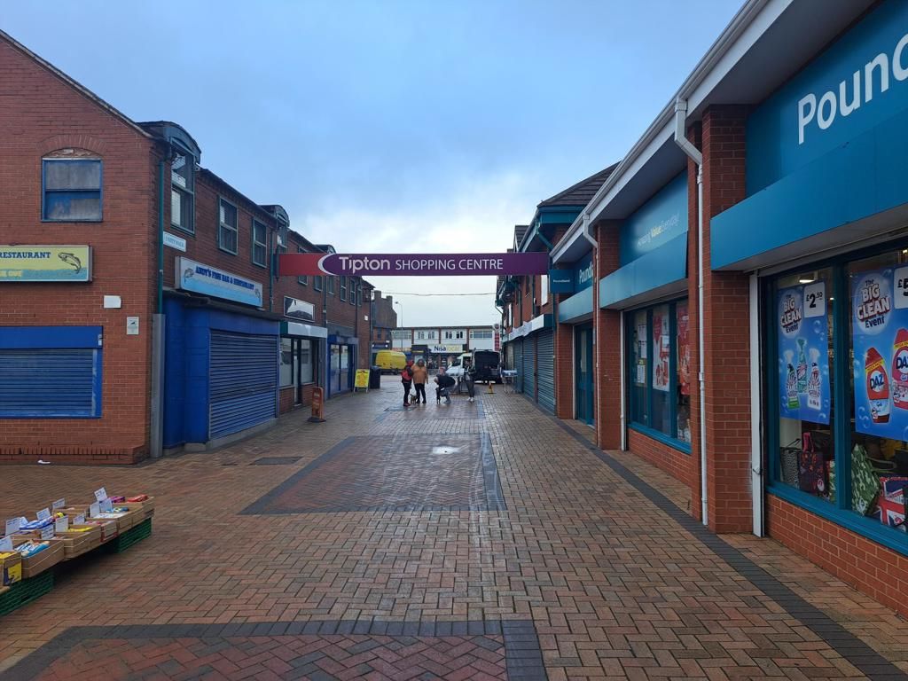 Property photo 1 of 7 Photo 4