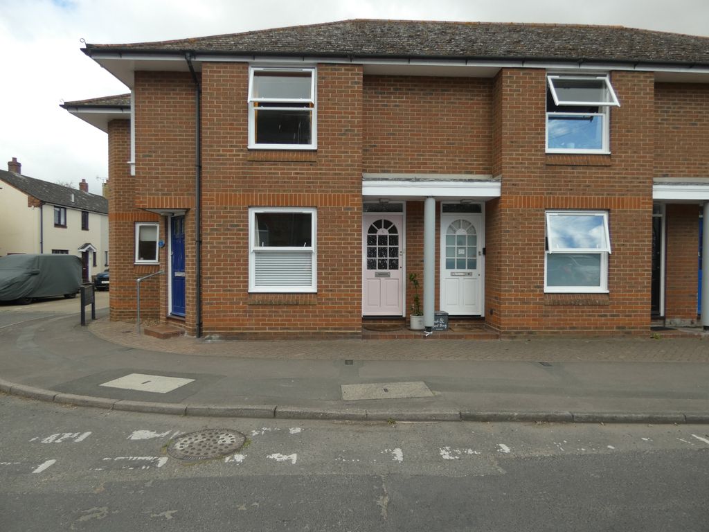 Property photo 1 of 9 1 Double Bedroom First Floor Flat