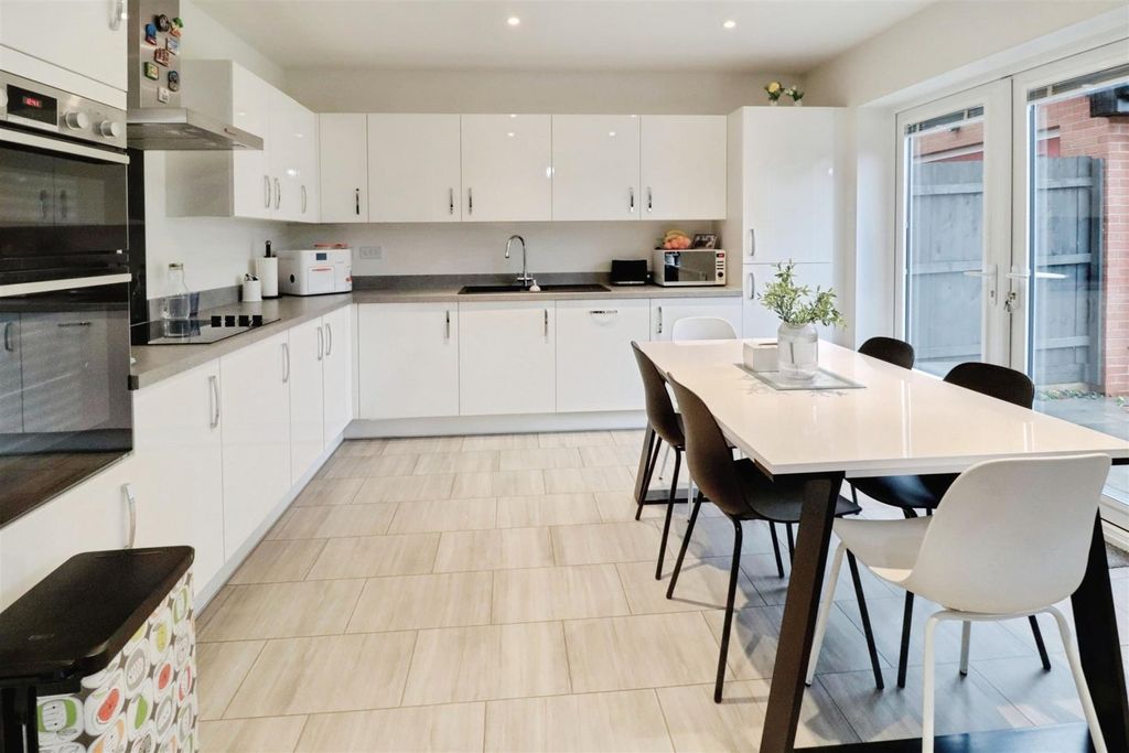 Property photo 3 of 21 Fb7760Db-Img_5821-Img_5823.Jpg