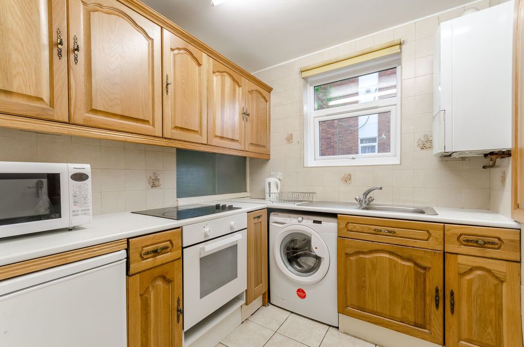 Property photo 2 of 9