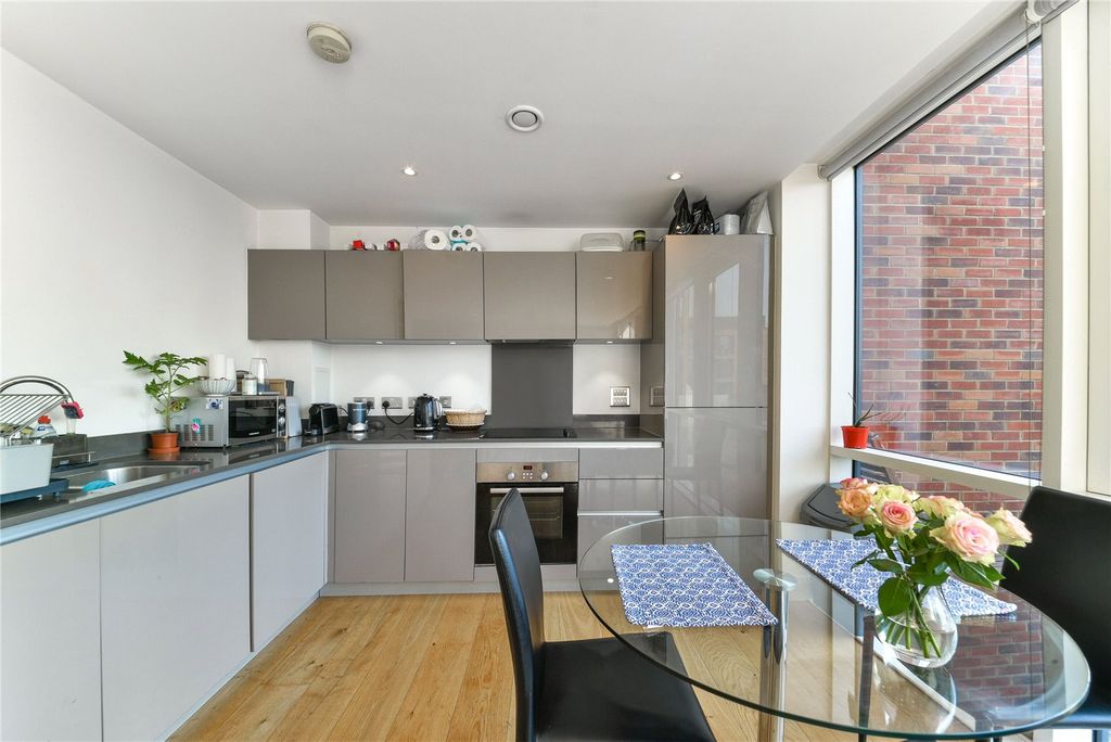 Property photo 3 of 9 Picture No. 33