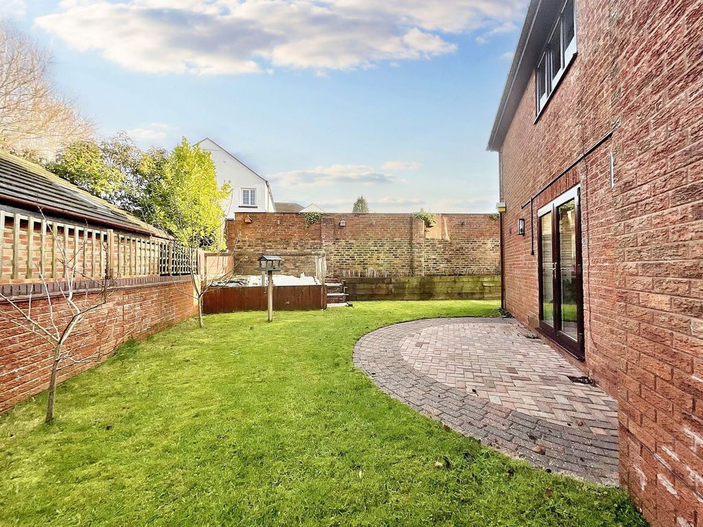 Property photo 3 of 26