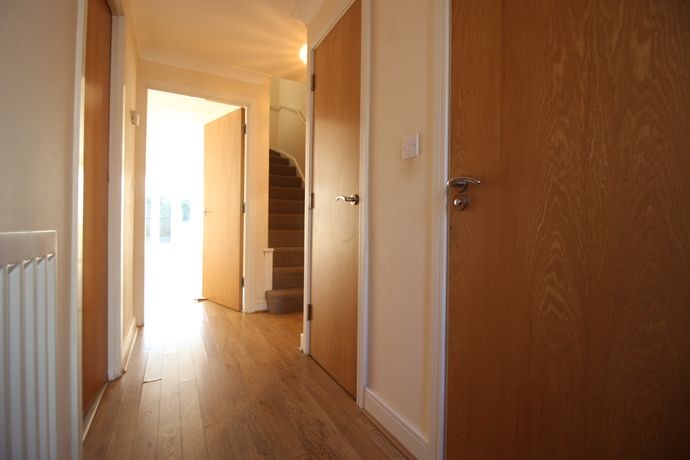 Property photo 2 of 13 Entrance Hall