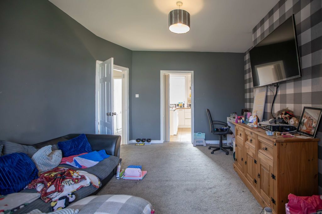 Property photo 3 of 30