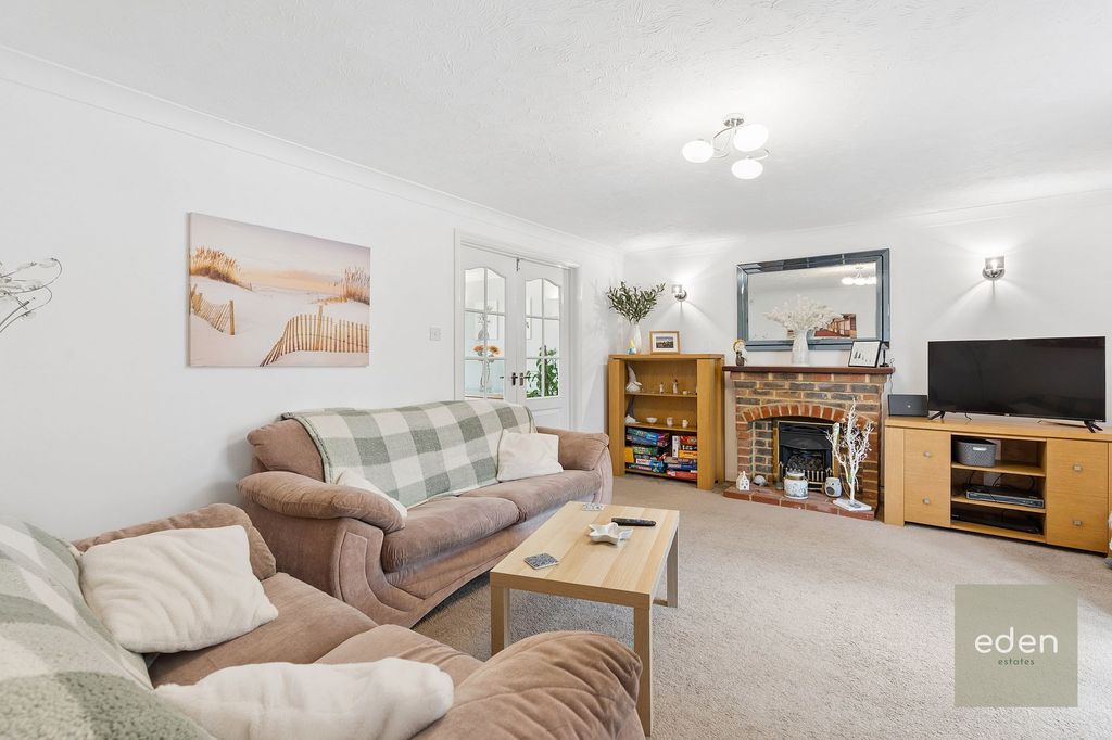 Property photo 3 of 20