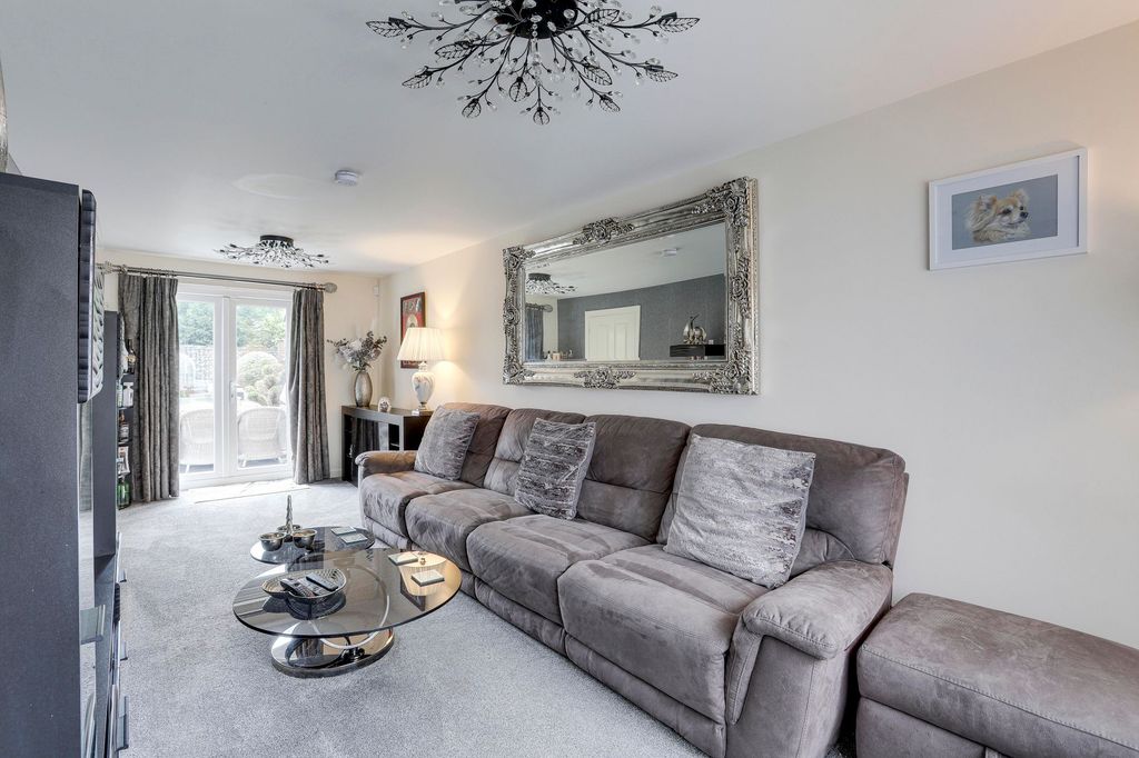 Property photo 2 of 24