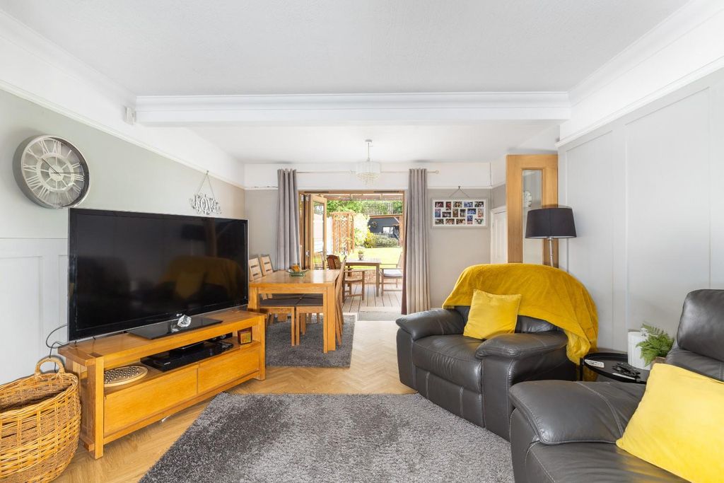 Property photo 3 of 40 Char9459.Jpg