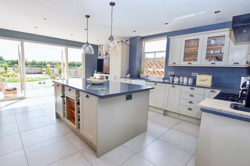 Property photo 2 of 39 Dining Kitchen 1