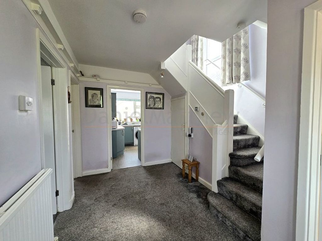 Property photo 2 of 29 Hallway