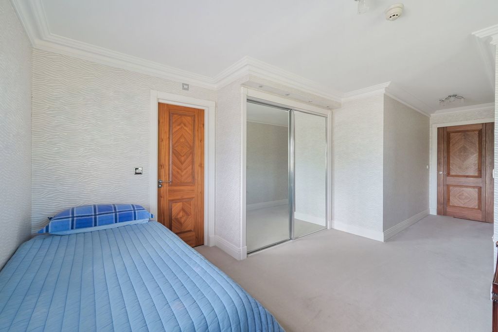 Additional image 21 of 3 bed flat for saleValley Court, Reigate RH2