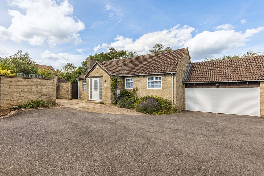Property photo 1 of 30