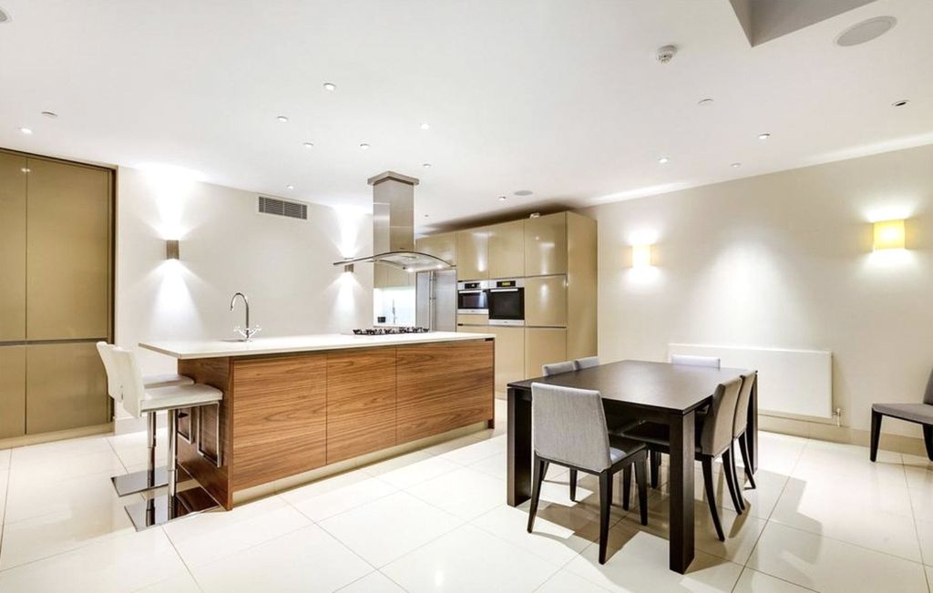 Property photo 3 of 11 Picture No. 10