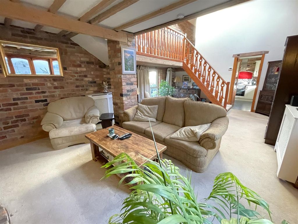 Property photo 3 of 27