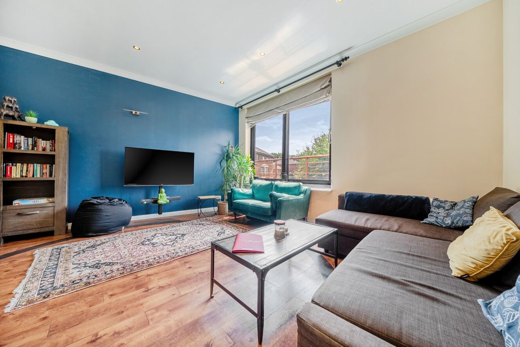 Property photo 2 of 21 1476683-7-6A31414...