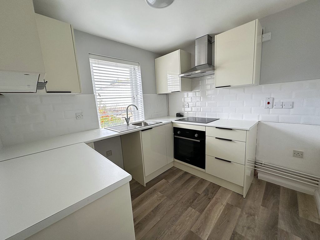 Property photo 2 of 9 Kitchen View 1