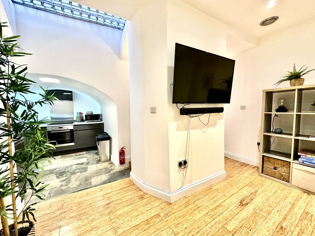 Property photo 3 of 11 Picture No. 08