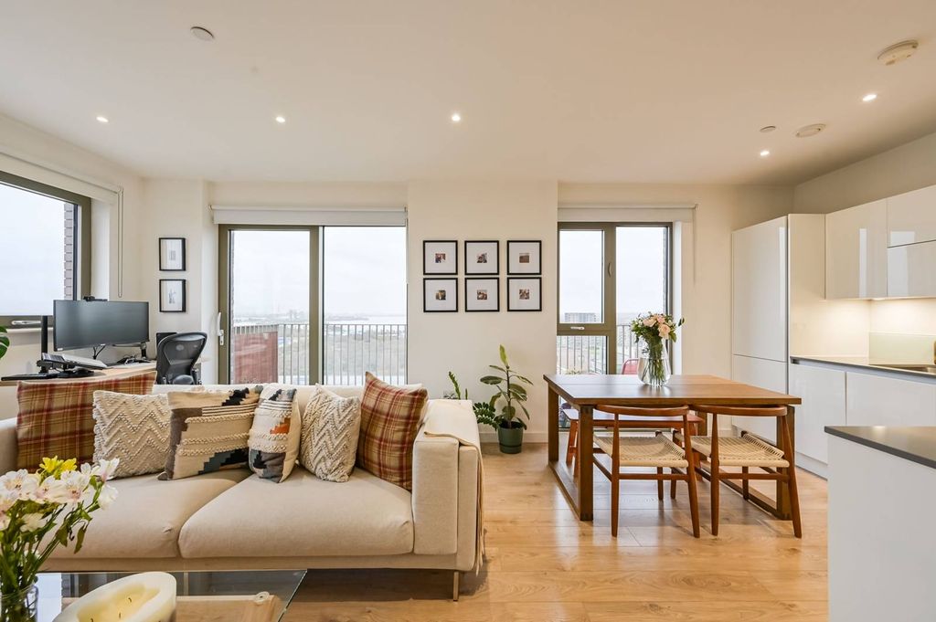 Property photo 3 of 28