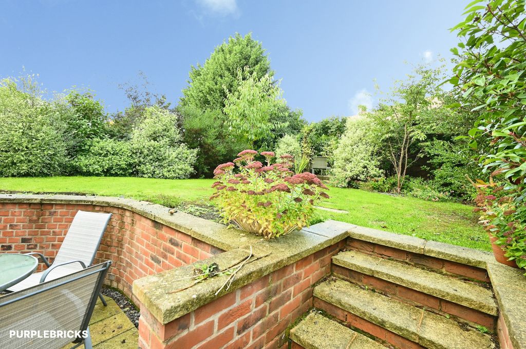 Property photo 2 of 27