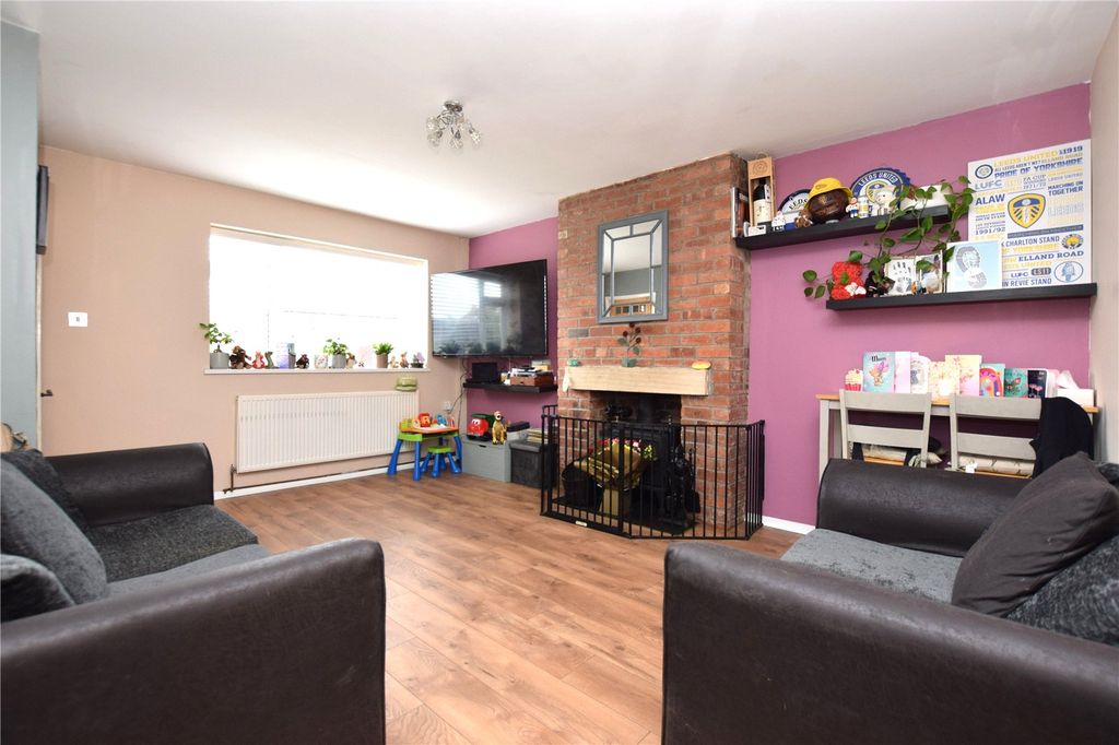 Property photo 2 of 11 Picture No. 63