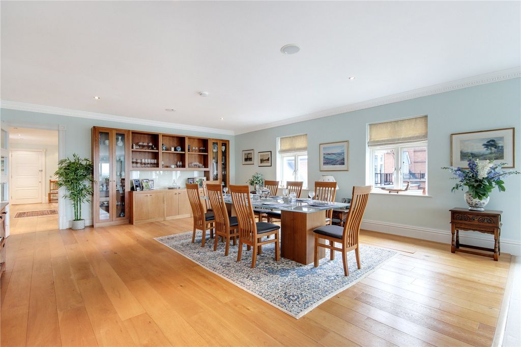 Property photo 3 of 29 Dining Room